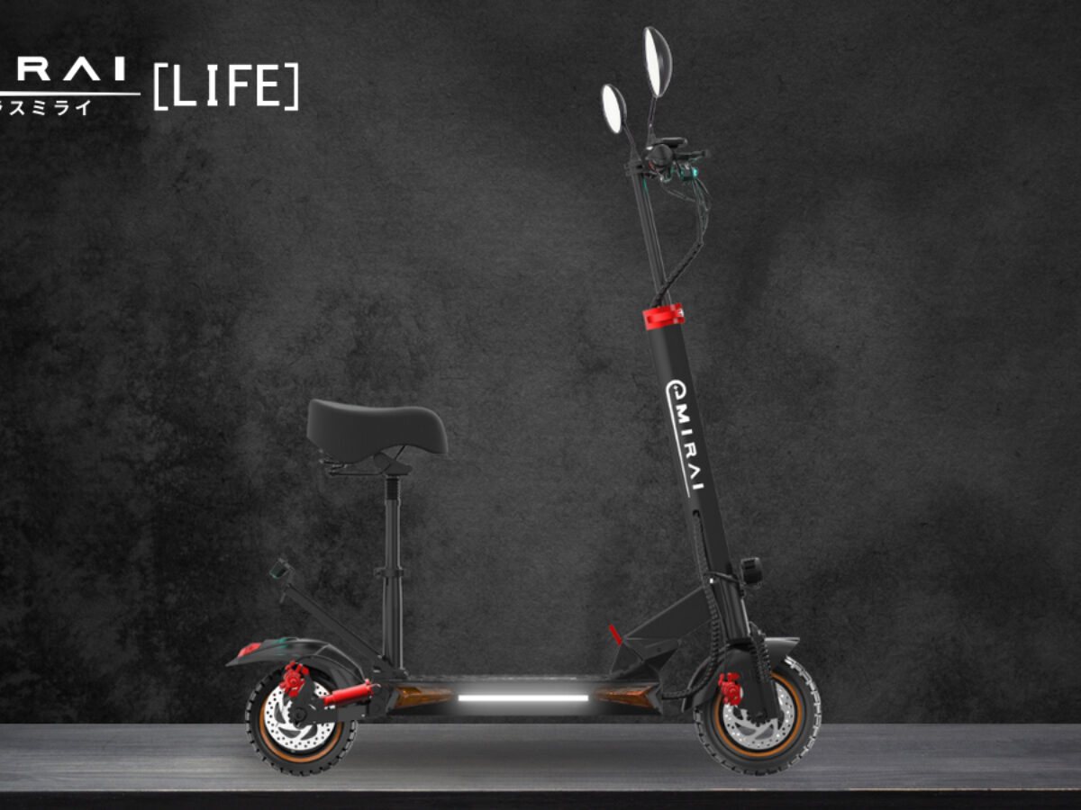 最終値下げ定価226820円  イープラスミライ  電動小型原付き  限定モデル 電動キックスクーター Me 免許要 足でたためる安全設計