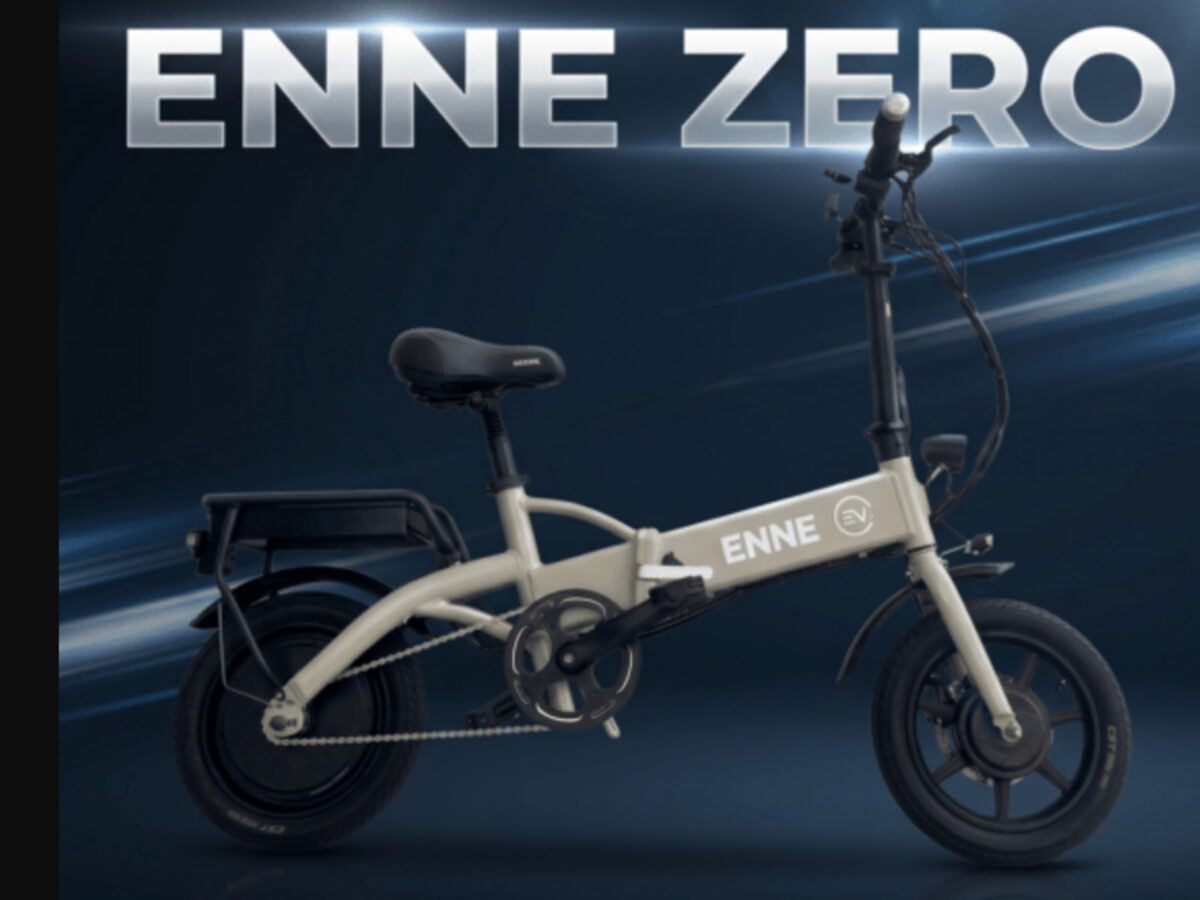 その他 ENNE T250 特定小型原付電動自転車 白 走行距離6kmのほぼ新品